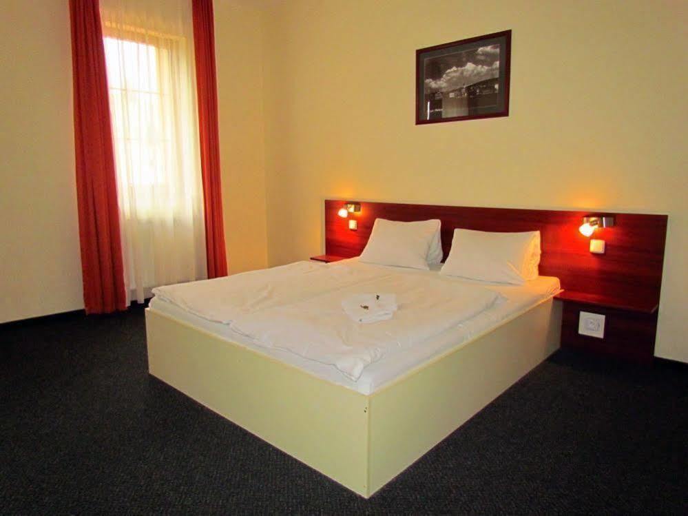 Aparthotel Ochsendorf Horni Blatna Bagian luar foto
