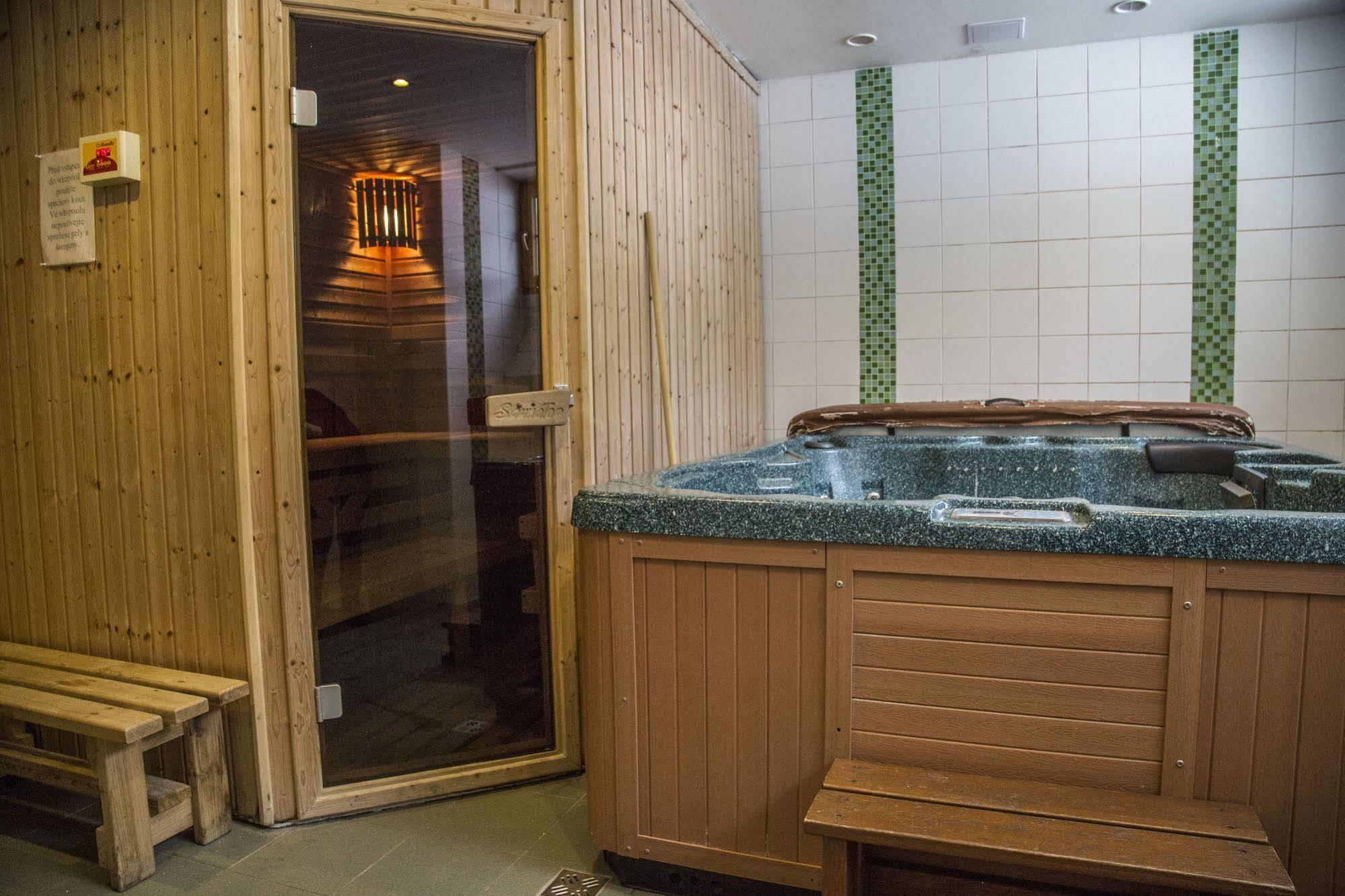 Aparthotel Ochsendorf Horni Blatna Bagian luar foto